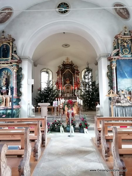 Kirche Klaus Trauerfeier Beerdigung Verabschiedung Vorarlberg Musik Kirche Trauersängerin Sängerin mit Gitarre www.trauer-musik.at www.gesangundgitarre.at Gesang Gitarre Yvonne Brugger Trauersängerin Kirchensängerin