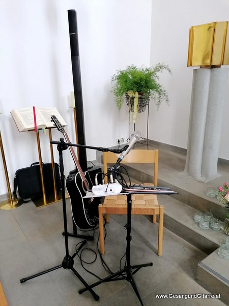 Kirche Gaißau Gaissau Trauersängerin Trauerfeier Beerdigung Verabschiedung Vorarlberg Musik Kirche Trauersängerin Sängerin mit Gitarre www.gesangundgitarre.at Gesang Gitarre Yvonne Brugger