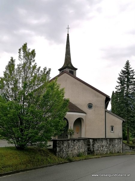 Kirche Bludenz Vorarlberg Trauerfeier Beerdigung Verabschiedung Musik Kirche Solomusikerin Sängerin mit Gitarre www.trauer-musik.at www.gesangundgitarre.at Gesang Gitarre Yvonne Brugger Trauersängerin Kirchensängerin Kirche Trauerfeier Beerdigung Verabschiedung Vorarlberg Musik Kirche Trauersängerin Sängerin mit Gitarre www.trauer-musik.at www.gesangundgitarre.at Gesang Gitarre Yvonne Brugger Trauersängerin Kirchensängerin