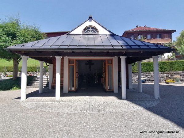 Kirche Friedhof Lingenau Vorarlberg Trauerfeier Beerdigung Verabschiedung Musik Kirche Solomusikerin Sängerin mit Gitarre www.trauer-musik.at www.gesangundgitarre.at Gesang Gitarre Yvonne Brugger Trauersängerin Kirchensängerin Kirche Trauerfeier Beerdigung Verabschiedung Vorarlberg Musik Kirche Sängerin mit Gitarre www.trauer-musik.at www.gesangundgitarre.at Gesang Gitarre Yvonne Brugger Trauersängerin Kirchensängerin