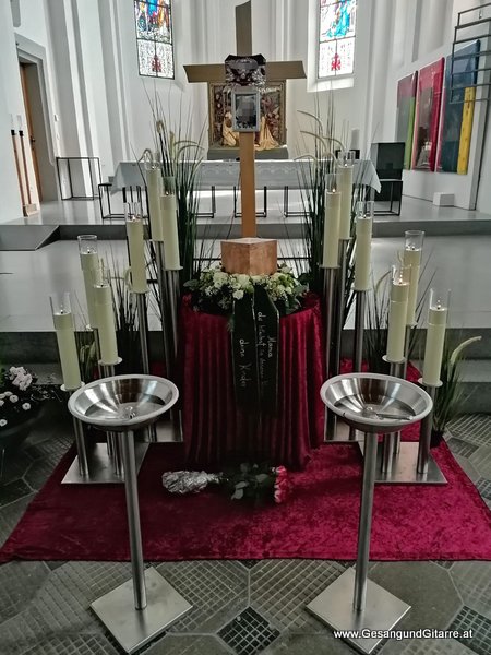 Kirche Kennelbach Bodensee Vorarlberg Stille Verabschiedung Trauerfeier Beerdigung Verabschiedung Musik Kirche Solomusikerin Sängerin mit Gitarre www.trauer-musik.at www.gesangundgitarre.at Gesang Gitarre Yvonne Brugger Trauersängerin Kirchensängerin Kirche Trauerfeier Beerdigung Verabschiedung Vorarlberg Musik Kirche Sängerin mit Gitarre www.trauer-musik.at www.gesangundgitarre.at Gesang Gitarre Yvonne Brugger Trauersängerin Kirchensängerin