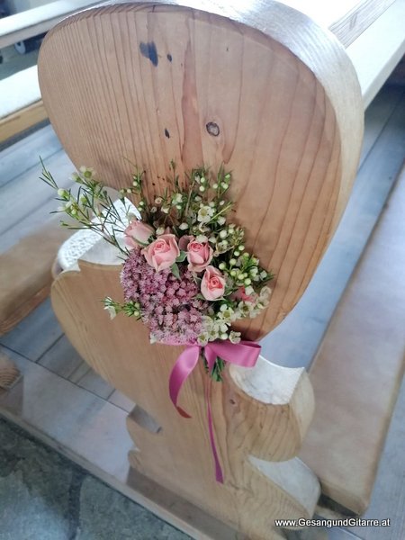 Ofterschwang St. Ignatius Kapelle Allgäu Traufe Trauung Taufe Kirche Musik Solomusikerin Sängerin Hochzeitssängerin Hochzeit Trauung Vorarlberg Kirche www.gesangundgitarre.at Gesang Gitarre Yvonne Brugger