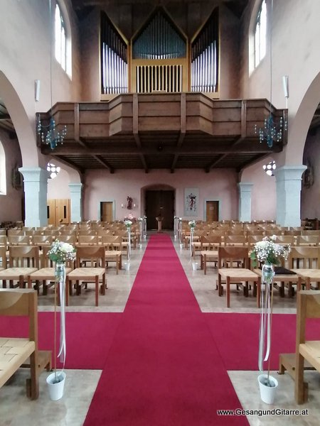 Eschen Fürstentum Liechtenstein Bodensee Bodenseekreis Allgäu Trauung Musik Solomusikerin Sängerin Hochzeitssängerin Hochzeit Trauung Vorarlberg Kirche www.gesangundgitarre.at Gesang Gitarre Yvonne Brugger