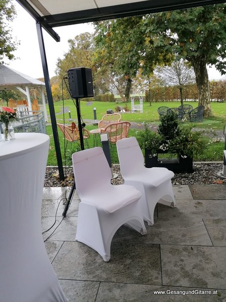 Freie Trauung Gstache Rankweil Brederis Musik Solomusikerin Sängerin Hochzeitssängerin Hochzeit Trauung Vorarlberg Kirche www.gesangundgitarre.at Gesang Gitarre Yvonne Brugger