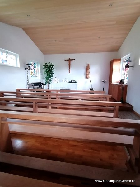 Kirche Kapelle Baumgarten Bildstein Taufsängerin Sängerin mit Gitarre Taufe Musik Taufmusik Bodensee Musikerin Gitarre Gesang Kirche Taufsängerin Vorarlberg www.gesangundgitarre.at Gesang Gitarre Yvonne Brugger