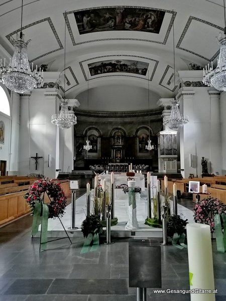 Kirche Dornbirn St. Martin Stadtkirche Vorarlberg Verabschiedung Trauerfeier Beerdigung Verabschiedung Totenwache Musik Kirche Solomusikerin Sängerin mit Gitarre www.trauer-musik.at www.gesangundgitarre.at Gesang Gitarre Yvonne Brugger Trauersängerin Kirchensängerin Kirche Trauerfeier Beerdigung Verabschiedung Vorarlberg Musik Kirche Sängerin mit Gitarre www.trauer-musik.at www.gesangundgitarre.at Gesang Gitarre Yvonne Brugger Trauersängerin Kirchensängerin