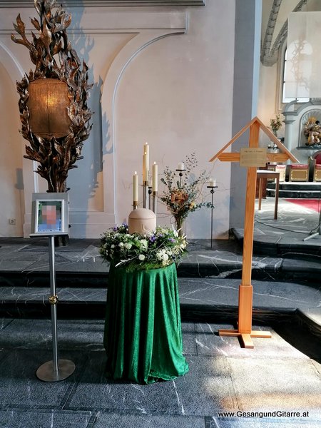 Basilika Rankweil Kirche Vorarlberg Verabschiedung Trauerfeier Beerdigung Verabschiedung Totenwache Musik Kirche Solomusikerin Sängerin mit Gitarre www.trauer-musik.at www.gesangundgitarre.at Gesang Gitarre Yvonne Brugger Trauersängerin Kirchensängerin Kirche Trauerfeier Beerdigung Verabschiedung Vorarlberg Musik Kirche Sängerin mit Gitarre www.trauer-musik.at www.gesangundgitarre.at Gesang Gitarre Yvonne Brugger Trauersängerin Kirchensängerin