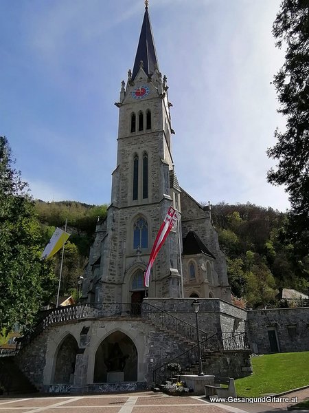 Kathedrale Vaduz Liechtenstein Kirche Vorarlberg Verabschiedung Trauerfeier Beerdigung Verabschiedung Totenwache Musik Kirche Solomusikerin Sängerin mit Gitarre www.trauer-musik.at www.gesangundgitarre.at Gesang Gitarre Yvonne Brugger Trauersängerin Kirchensängerin Kirche Trauerfeier Beerdigung Verabschiedung Vorarlberg Musik Kirche Sängerin mit Gitarre www.trauer-musik.at www.gesangundgitarre.at Gesang Gitarre Yvonne Brugger Trauersängerin Kirchensängerin