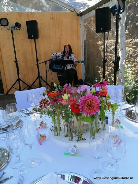 Hochzeitsfeier Dinner Sängerin Fest Feier Musik Musikerin Vorarlberg Bodensee Bregenz Gebhardsberg Bodenseeregion