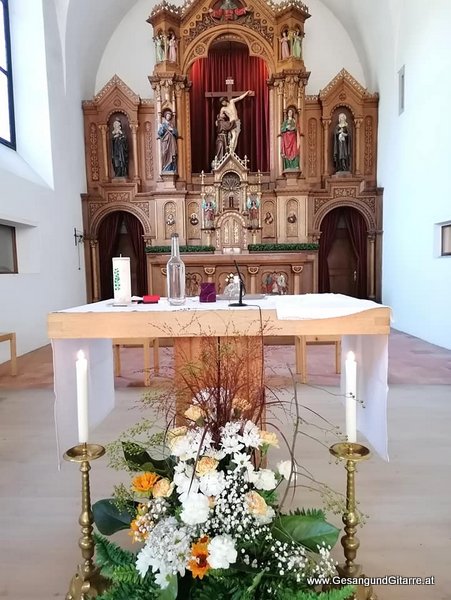 Sängerin Yvonne Brugger Taufe Musik Taufmusik Bodensee Musikerin Gitarre Gesang Kirche Kapuzinerkloster Feldkirch Taufsängerin
