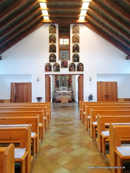 Sängerin mit Gitarre Taufe Musik Taufmusik Bodensee Musikerin Gitarre Gesang Kirche Taufsängerin Klösterle Klostertal VorarlbergSängerin mit Gitarre Taufe Musik Taufmusik Bodensee Musikerin Gitarre Gesang Kirche Taufsängerin Klösterle Klostertal Vorarlberg