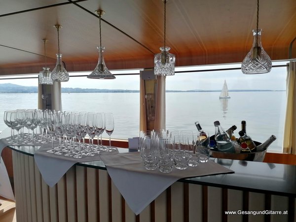Sängerin Hochzeitssängerin Freie Trauung Schweiz Ostschweiz Trauungsmusik Hochzeitsmusik Schweizerische Schiffahrt Bodensee Bodenseeregion Hochzeit am Schiff Romanshorn Bad Horn Rorschach