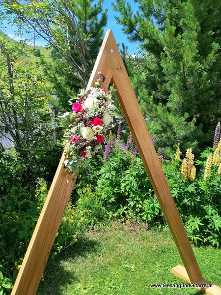 Lech Arlberg Musik Sängerin Hochzeitssängerin Hochzeit Trauung Vorarlberg Kirche www.gesangundgitarre.at Gesang Gitarre Yvonne Brugger