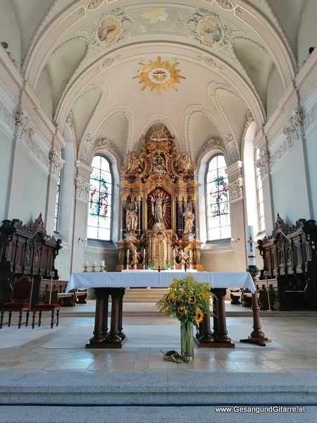 Kirche Höchst Bodensee Trauerfeier Beerdigung Verabschiedung Vorarlberg Musik Kirche Trauersängerin Sängerin mit Gitarre www.gesangundgitarre.at Gesang Gitarre Yvonne Brugger