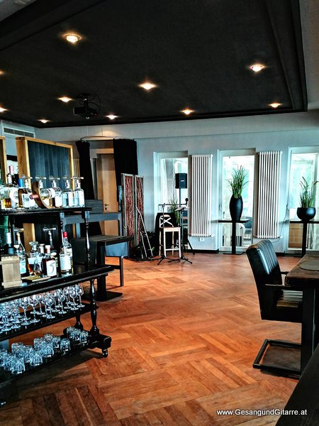 Sängerin Ravensburg Baden Württemberg Hochzeitsempfang Sektempfang Apero Agape Veranstaltung Geburtstagsfeier Alleineunterhalter Live Musik musikalische Umrahmung Feier Musik Musikerin Vorarlberg Bodensee Bodenseeregion Yvonne Brugger www.Gesangundgitarre.at