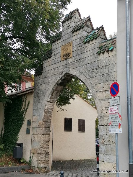 Sängerin Ravensburg Baden Württemberg Hochzeitsempfang Sektempfang Apero Agape Veranstaltung Geburtstagsfeier Alleineunterhalter Live Musik musikalische Umrahmung Feier Musik Musikerin Vorarlberg Bodensee Bodenseeregion Yvonne Brugger www.Gesangundgitarre.at