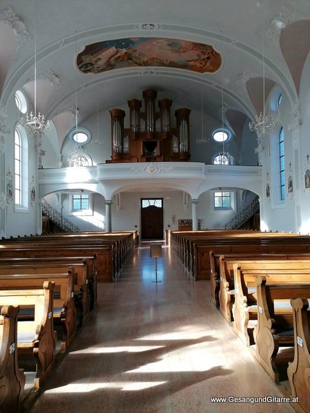 Koblach Trauerfeier Verabschiedung Beerdigung www.GesangundGitarre.at Yvonne Brugger Sängerin Trauersängerin Solosängerin Solomusikerin Musikerin Vorarllberg Ostschweiz Bodensee Bodenseeraum Grab Kirche