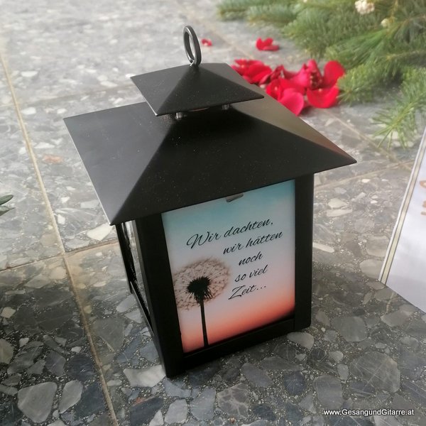 Friedhof Markdorf Allgäu Baden Württemberg Bodensee Trauerfeier Beerdigung Verabschiedung Vorarlberg Musik Kirche Trauersängerin Sängerin mit Gitarre www.trauer-musik.at www.gesangundgitarre.at Gesang Gitarre Yvonne Brugger Trauersängerin Kirchensängerin