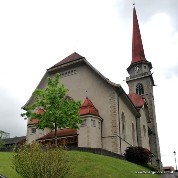 Kirche St. Margrethen Schweiz Vorarlberg Trauerfeier Beerdigung Verabschiedung Musik Kirche Solomusikerin Sängerin mit Gitarre www.trauer-musik.at www.gesangundgitarre.at Gesang Gitarre Yvonne Brugger Trauersängerin Kirchensängerin Kirche Trauerfeier Beerdigung Verabschiedung Vorarlberg Musik Kirche Trauersängerin Sängerin mit Gitarre www.trauer-musik.at www.gesangundgitarre.at Gesang Gitarre Yvonne Brugger Trauersängerin Kirchensängerin