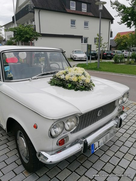Kirche Standesamt Nonnenhorn Bodensee Musik Solomusikerin Sängerin Hochzeitssängerin Hochzeit Trauung Vorarlberg Kirche www.gesangundgitarre.at Gesang Gitarre Yvonne Brugger