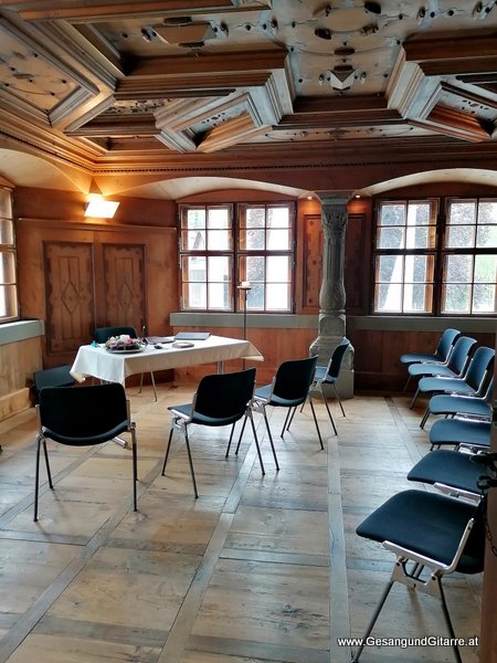 Standesamt Junker Jonas Schloss Götzis Musik Solomusikerin Sängerin Hochzeitssängerin Hochzeit Trauung Vorarlberg Kirche www.gesangundgitarre.at Gesang Gitarre Yvonne Brugger