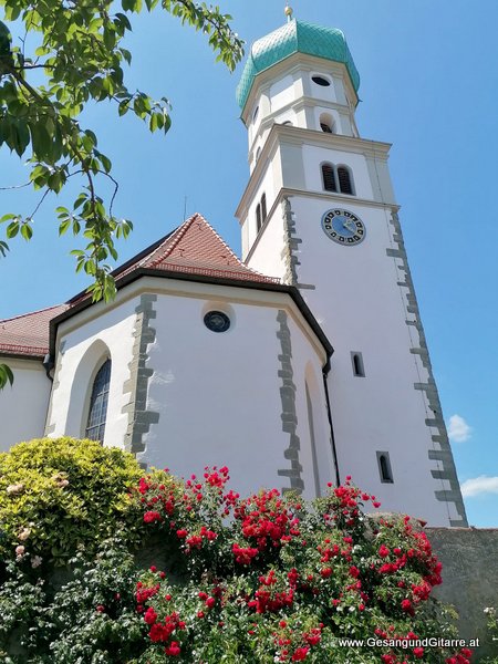 Trauung Hochzeit Kirche Wasserburg Baden Württemberg Bodensee Musik Solomusikerin Sängerin Hochzeitssängerin Hochzeit Trauung Vorarlberg Kirche www.gesangundgitarre.at Gesang Gitarre Yvonne Brugger