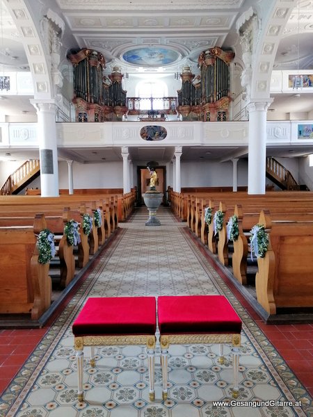 Trauung Hochzeit Kirche Wasserburg Baden Württemberg Bodensee Musik Solomusikerin Sängerin Hochzeitssängerin Hochzeit Trauung Vorarlberg Kirche www.gesangundgitarre.at Gesang Gitarre Yvonne Brugger
