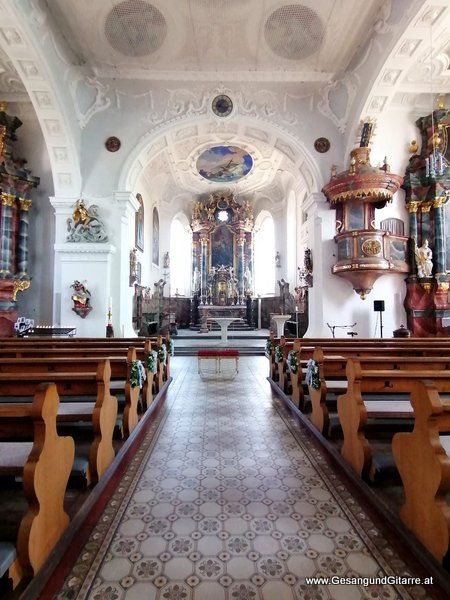 Trauung Hochzeit Kirche Wasserburg Baden Württemberg Bodensee Musik Solomusikerin Sängerin Hochzeitssängerin Hochzeit Trauung Vorarlberg Kirche www.gesangundgitarre.at Gesang Gitarre Yvonne Brugger