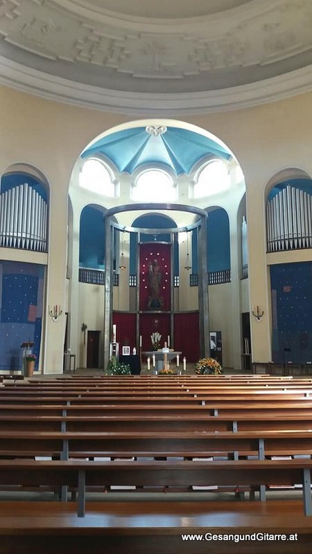 Sängerin Trauersängerin Yvonne Brugger Vorarlberg Kirche Mariahilf Bregenz Trauerfeier Beerdigung
