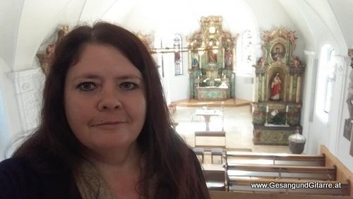 Sängerin Hochzeitssängerin Kirchensängerin Solosängerin Yvonne Brugger Vorarlberg Trauung Kirche