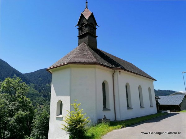 Laterns Musik Sängerin Hochzeitssängerin Hochzeit Trauung Vorarlberg Kirche www.gesangundgitarre.at Gesang Gitarre Yvonne Brugger