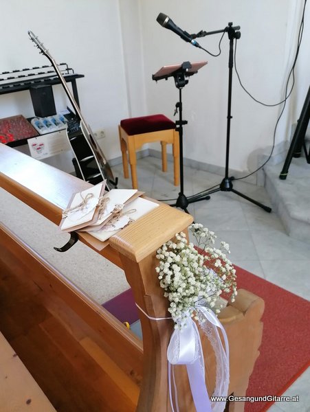 Laterns Musik Sängerin Hochzeitssängerin Hochzeit Trauung Vorarlberg Kirche www.gesangundgitarre.at Gesang Gitarre Yvonne Brugger